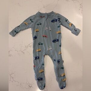 Kytebaby Footie Onesie with Trucks 0-3 months EUC